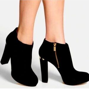 Michael Michael Kors Black Gold Suede Heeled Booties Size 8M